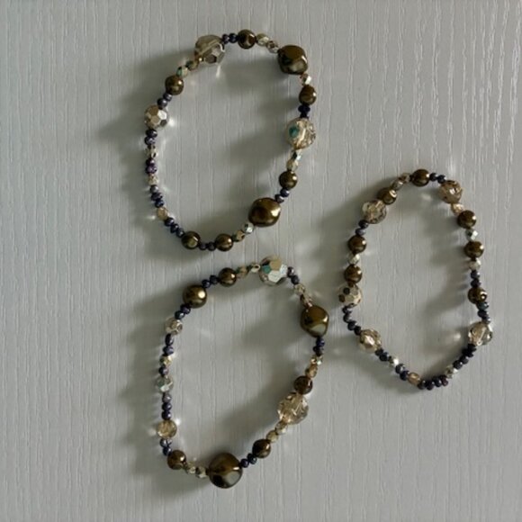 Bracelet - gold and gray beads on stretch bands - set of 3 - Picture 3 of 3
